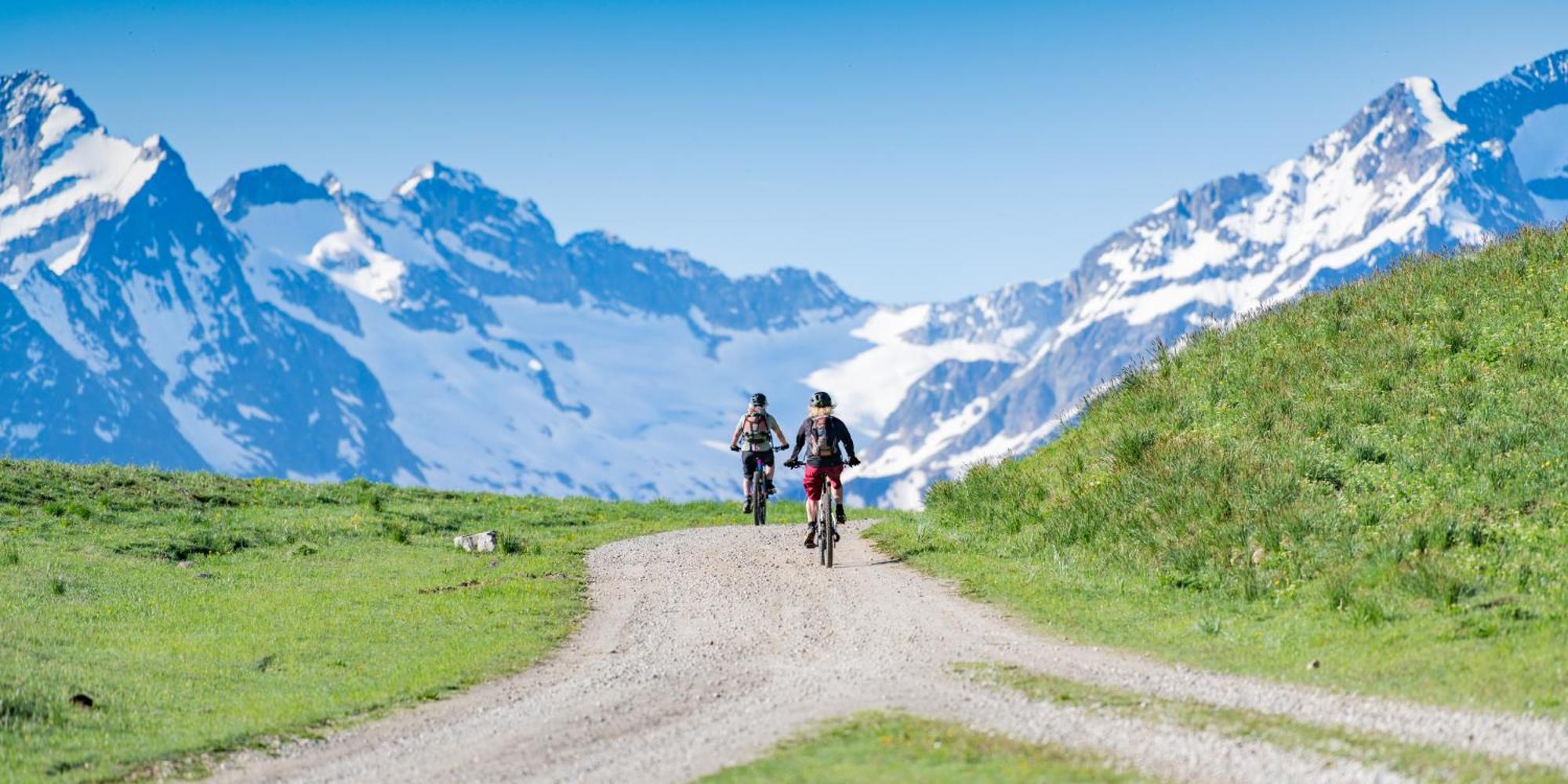 Chalet Alpe D'Huez 1850-Sea And Mountain Pleasure Avec 2 Appartements- 1 Appartement 3 Chambres 8 Couchages - 3 Salles D'Eau Et 1 Appartement 5 Chambres 12 Couchages 5 Salles D'Eau - Jacuzzi Et Sauna -Pieds Des Pistes Et Centre Alpe d'Huez Exterior foto